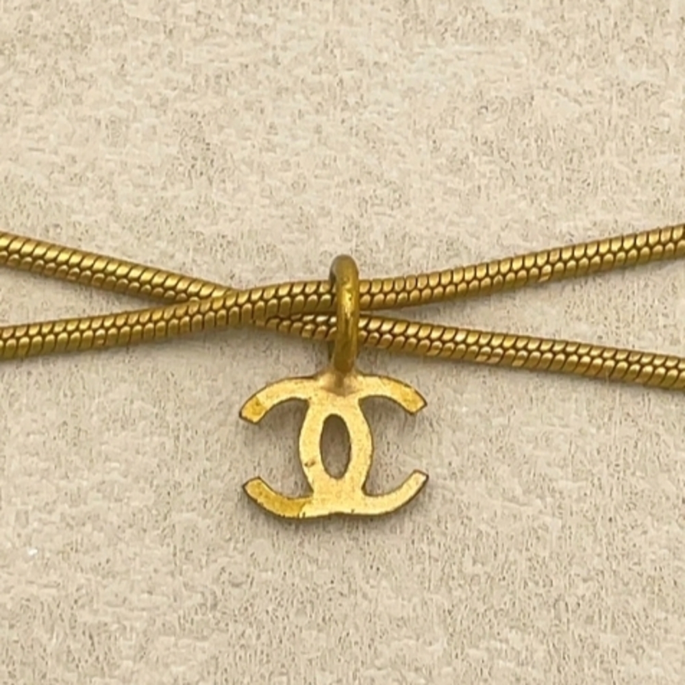 SALE! CHANEL Gold Plated Crystal Heart Lariat Necklace Feat Iconic CC Logo/Box - Picture 9 of 16